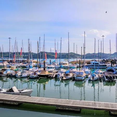 Apartament Estrela Modern Flat @ Infante Santo Lizbona