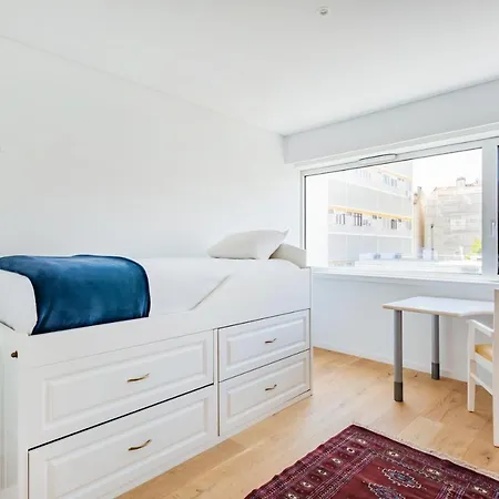 Apartament Estrela Modern Flat @ Infante Santo Lizbona