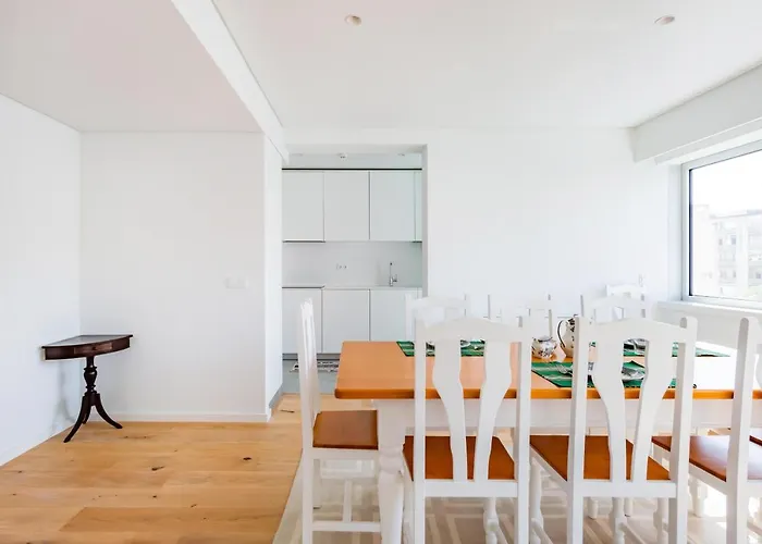 Estrela Modern Flat @ Infante Santo Apartman