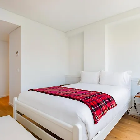 Estrela Modern Flat @ Infante Santo