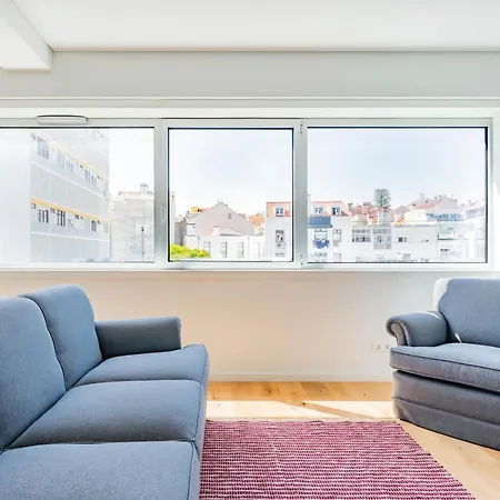 Estrela Modern Flat @ Infante Santo * Lisboa