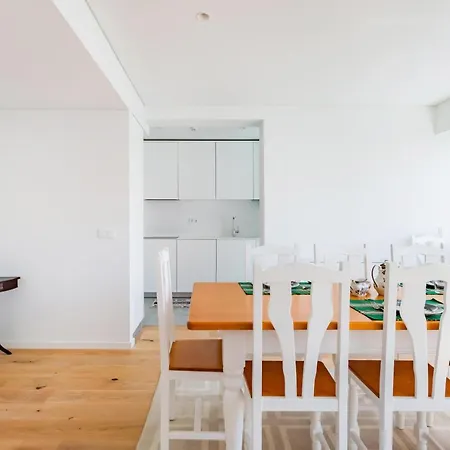 Estrela Modern Flat @ Infante Santo Apartmán